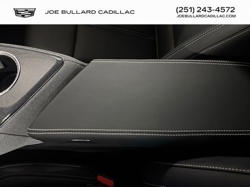 New 2025 Cadillac Optiq Sport 1 w/ LPO, Floor Liner Package image 27