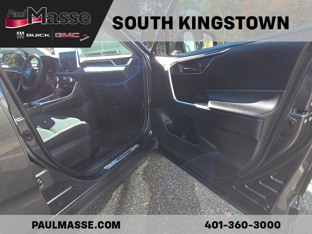 Used 2023 Toyota RAV4 LE AWD/4WD image 30