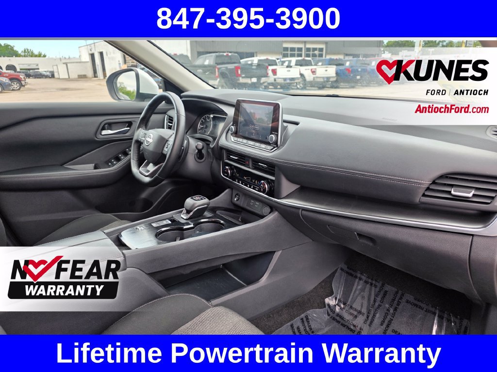 Used 2025 Nissan Rogue SV FWD image 40