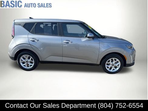 Used 2025 Kia Soul LX w/ LX Technology Package image 6