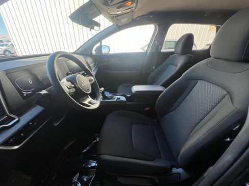 Used 2025 Kia Sportage LX image 27