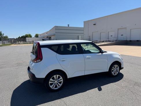 Used 2021 Kia Soul LX FWD image 4