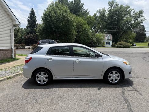 Used 2009 Toyota Matrix FWD image 10