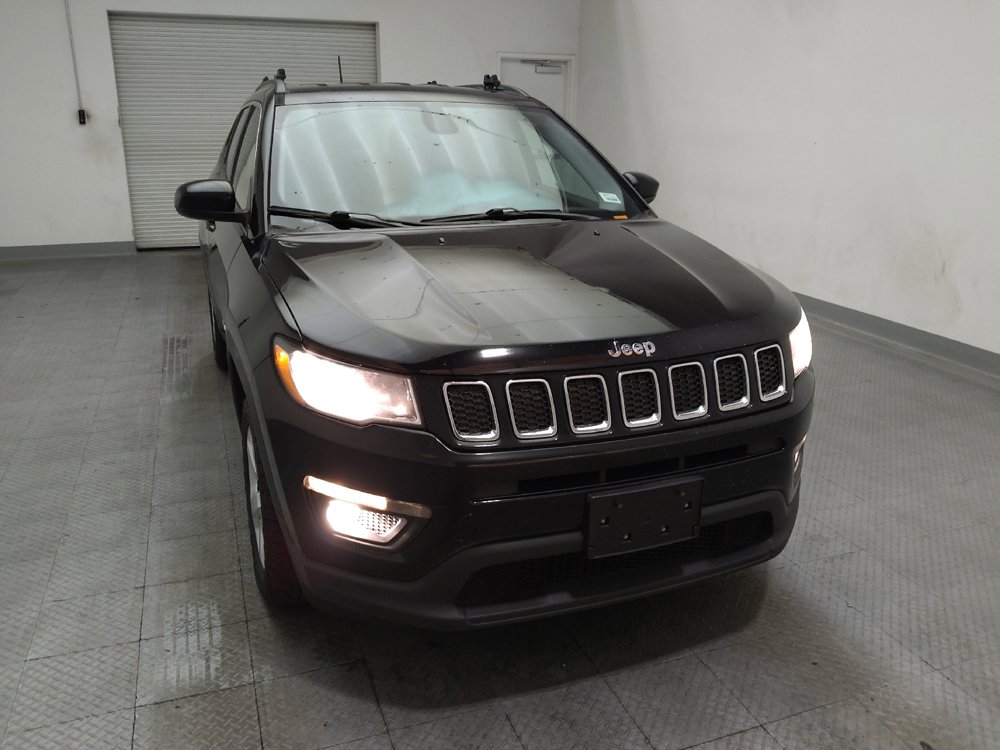 Used 2017 Jeep Compass Latitude w/ Cold Weather Group AWD/4WD image 14