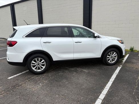 Used 2020 Kia Sorento FWD V6 image 4
