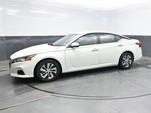 Used 2021 Nissan Altima 2.5 S FWD image 3