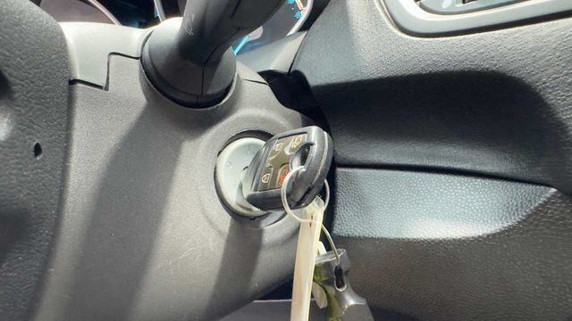 Used 2015 Ford Fiesta SE FWD image 30