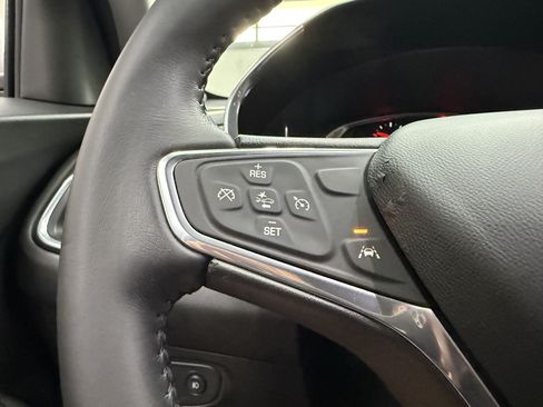 Used 2020 Chevrolet Equinox LT w/ Driver Convenience Package AWD/4WD image 13