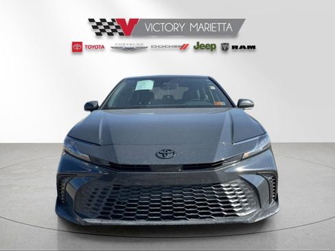 Used 2025 Toyota Camry SE image 8