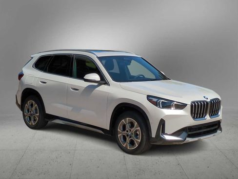Used 2026 BMW X1 xDrive28i image 2
