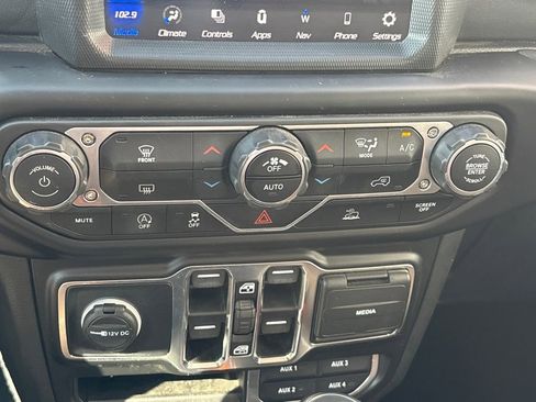 Used 2022 Jeep Gladiator Overland w/ Popular Equipment Package image 10