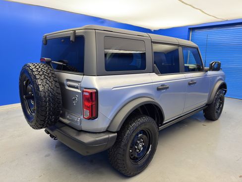 Used 2022 Ford Bronco Black Diamond image 7