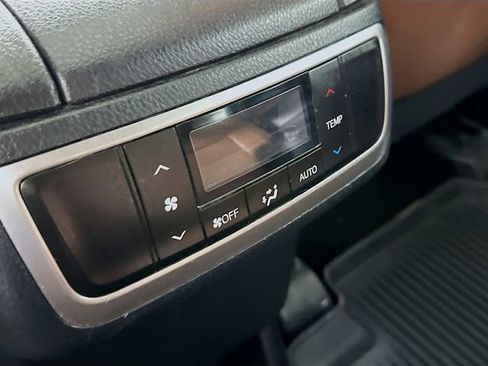 Used 2019 Toyota Highlander Limited AWD/4WD image 25