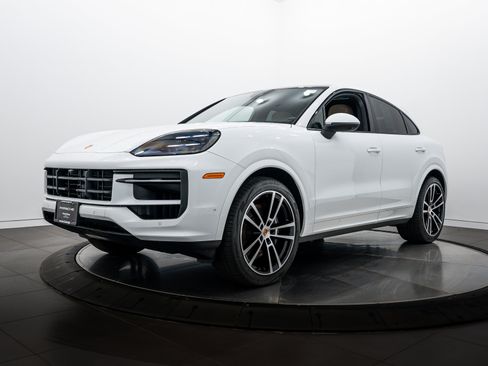 Certified 2026 Porsche Cayenne Coupe image 1