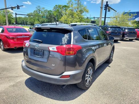 Used 2014 Toyota RAV4 LE FWD image 2