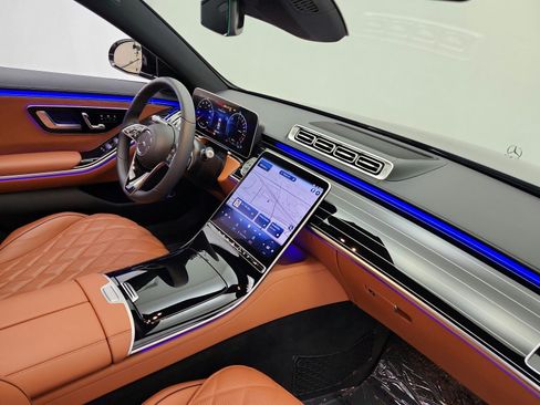 Certified 2024 Mercedes-Benz S 580e 4MATIC Sedan image 19