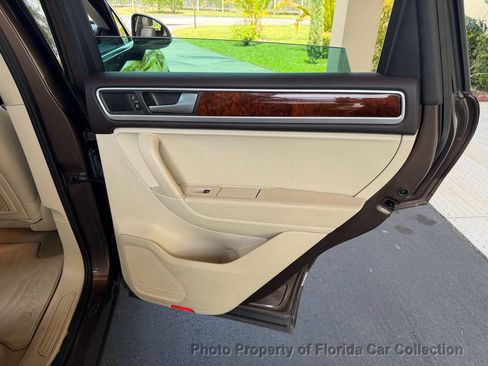 Used 2012 Volkswagen Touareg VR6 AWD/4WD image 64