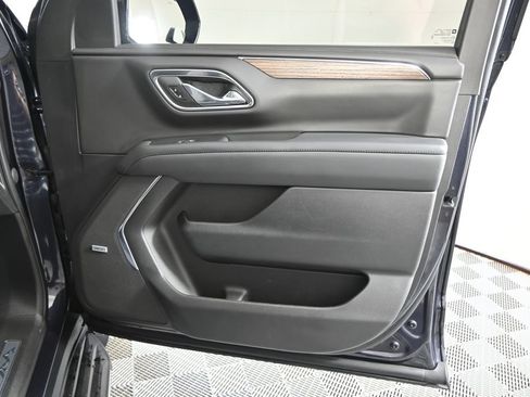 Used 2023 Chevrolet Tahoe High Country AWD/4WD image 12