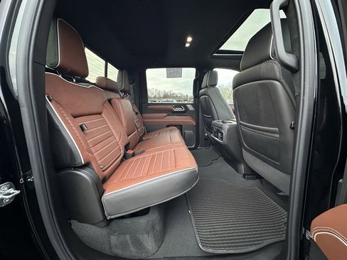 Used 2025 GMC Sierra 3500 Denali Ultimate image 15