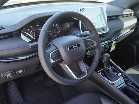 New 2026 Jeep Compass Latitude image 18