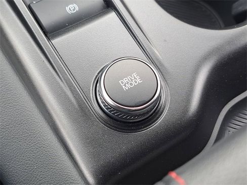 Used 2025 Ford Explorer ST-Line image 17