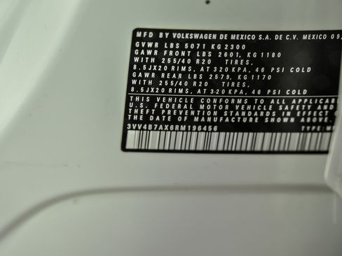 Used 2024 Volkswagen Tiguan SEL R-Line image 36