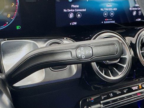 Used 2021 Mercedes-Benz GLB 250 image 19