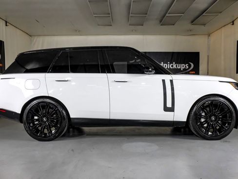 Used 2024 Land Rover Range Rover SE image 5