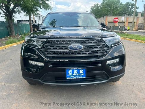 Used 2023 Ford Explorer XLT w/ Equipment Group 202A AWD/4WD image 3