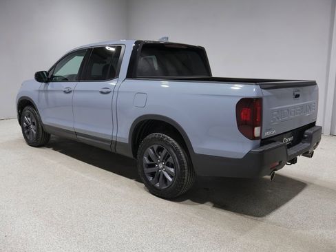 Used 2025 Honda Ridgeline Sport image 6