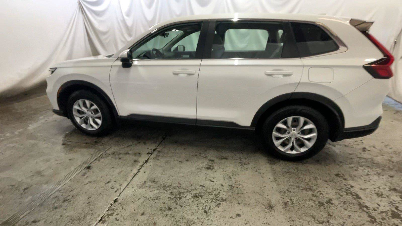Used 2023 Honda CR-V LX image 13