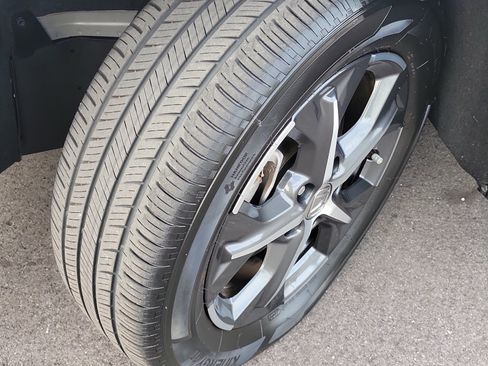 Used 2023 Honda HR-V EX-L image 11