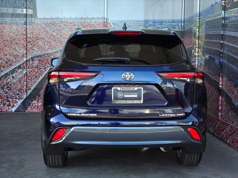 Certified 2026 Toyota Highlander Limited AWD/4WD image 7