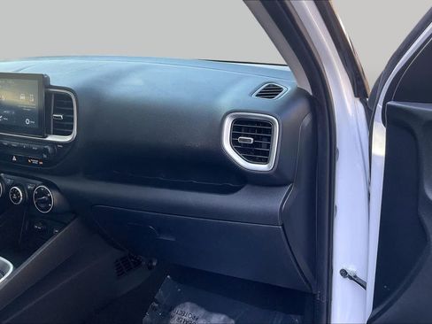 Used 2021 Hyundai Venue SE FWD image 19