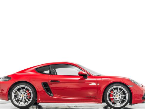 Used 2025 Porsche 718 Cayman GTS image 2