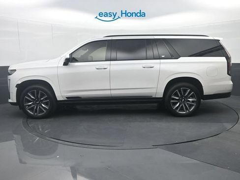 Used 2024 Cadillac Escalade ESV Sport w/ LPO, ONYX Package AWD/4WD image 4