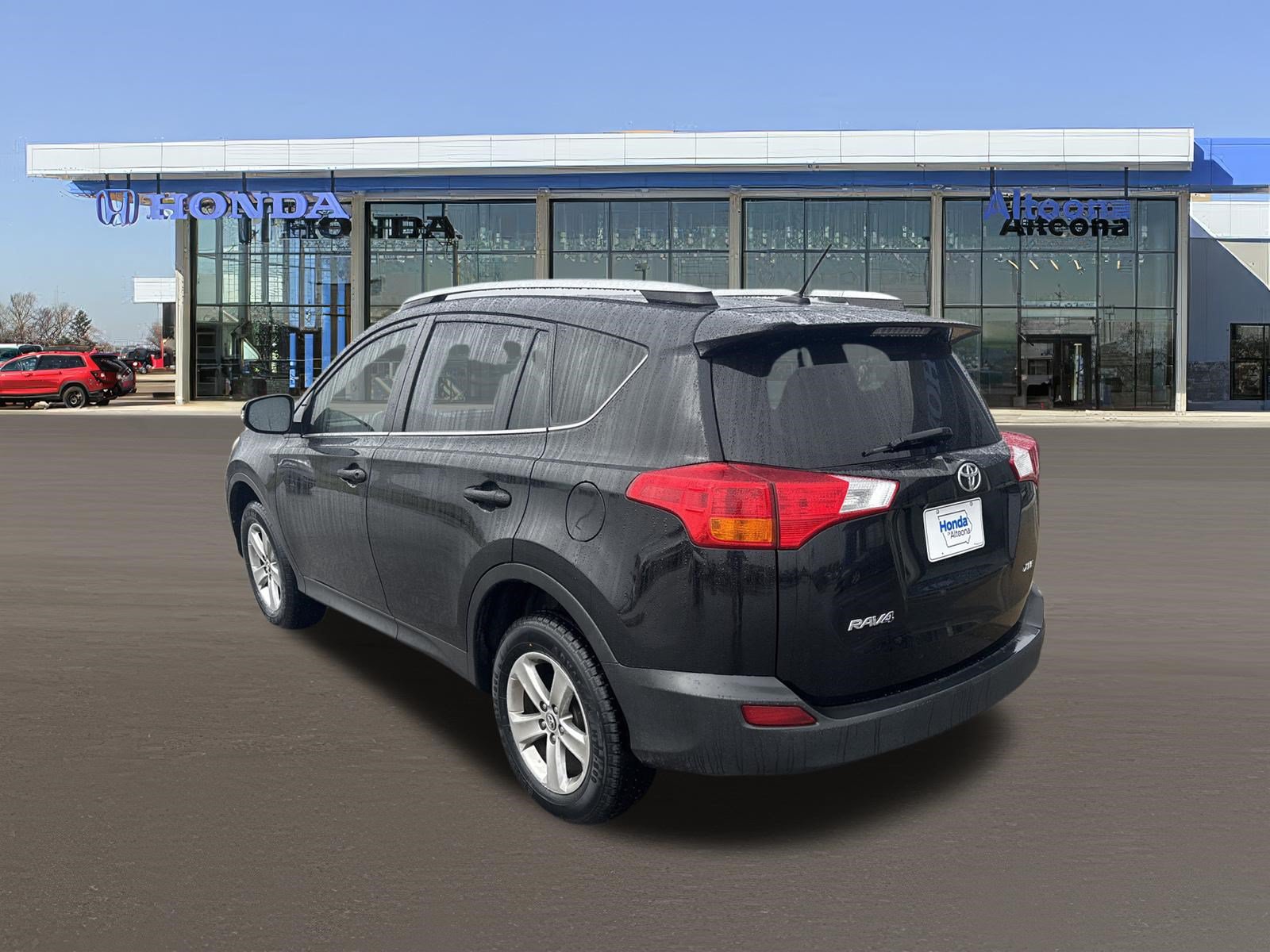 Used 2015 Toyota RAV4 XLE FWD image 3