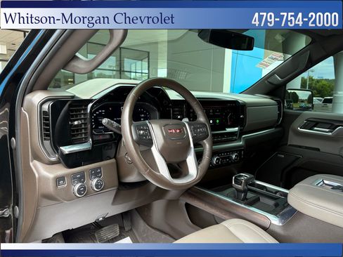 Used 2022 GMC Sierra 1500 SLT w/ SLT Convenience Package AWD/4WD image 11