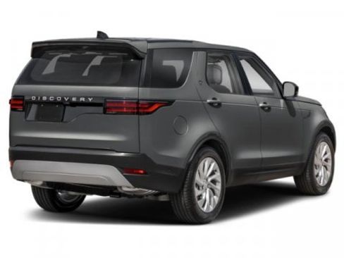 New 2026 Land Rover Discovery S image 2