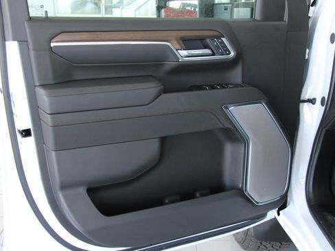 New 2025 Chevrolet Silverado 2500 High Country w/ Technology Package image 21