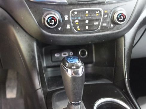 Used 2019 Chevrolet Equinox LT FWD image 20
