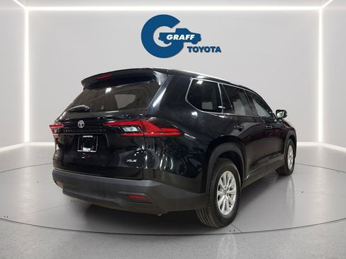 Used 2025 Toyota Grand Highlander AWD image 8