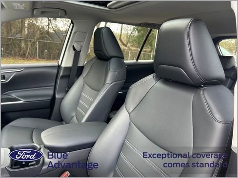 Used 2025 Toyota RAV4 XLE Premium image 11