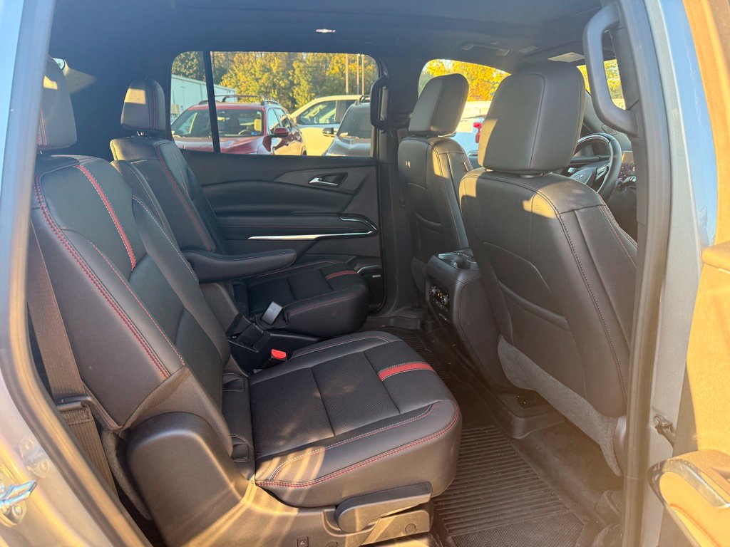 Used 2026 Chevrolet Traverse RS w/ LPO, Floor Liner Package AWD/4WD image 18