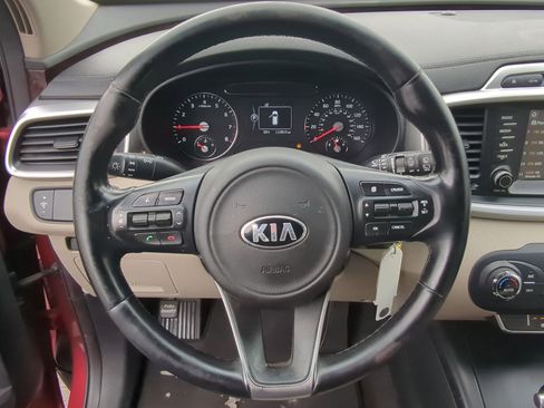 Used 2017 Kia Sorento LX w/ LX Convenience Package image 25