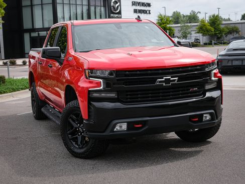 Used 2021 Chevrolet Silverado 1500 LT Trail Boss w/ Convenience Package II AWD/4WD image 2