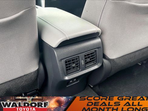 Used 2023 Toyota Venza LE image 39