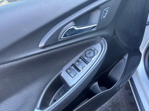 Used 2016 Chevrolet Malibu LT image 17