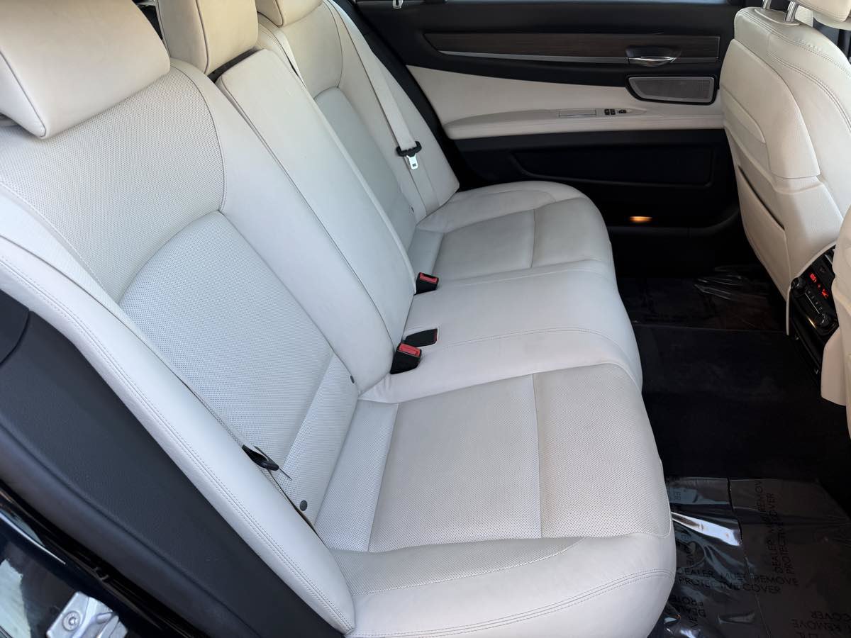 Used 2014 BMW 750Li RWD image 21