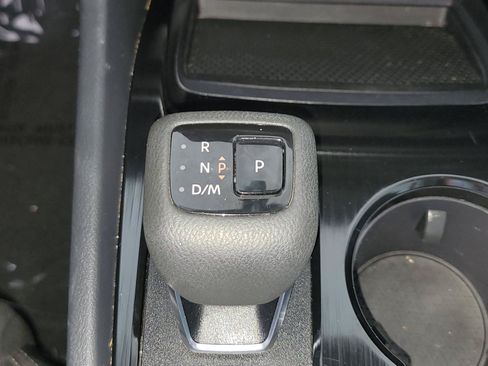 Used 2024 Nissan Rogue S FWD image 24